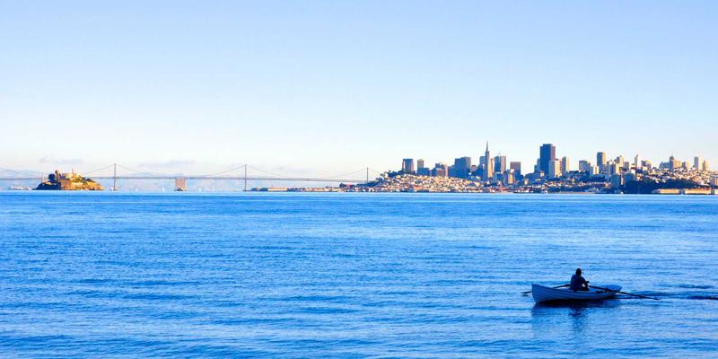 综合体育场馆智慧化升级：科技如何重塑足球观赛体验与运营效率